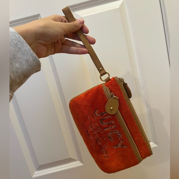 NWOT juicy couture terry cloth wristlet! - Picture 2 of 8